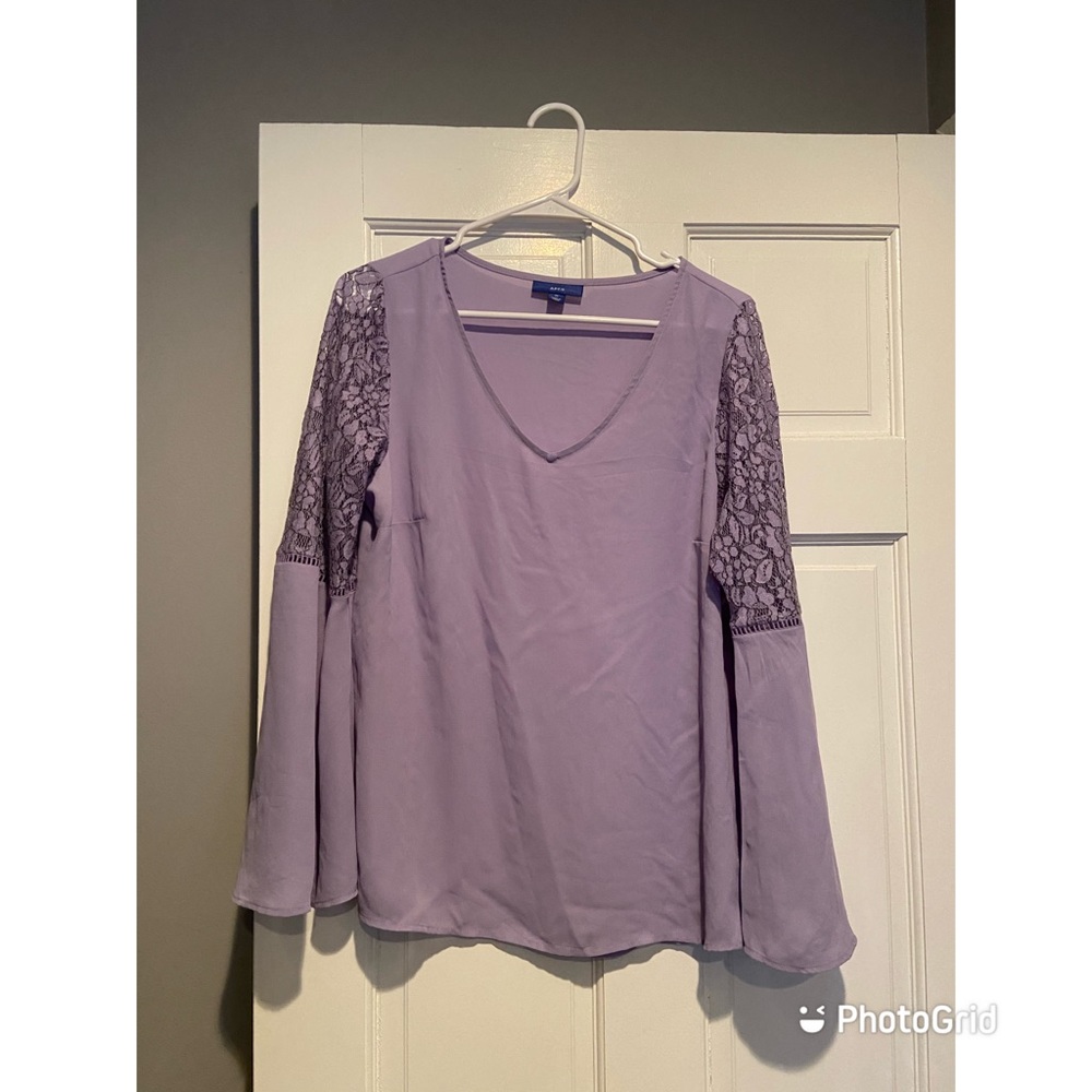 Apt 9 Top
